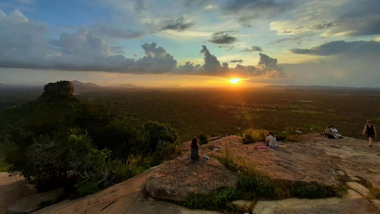 Sigiriya Rock Gate Tree House 호텔 외부 사진